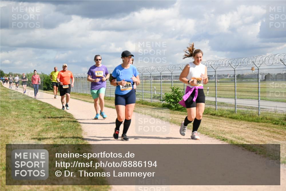 14.09.2025 - Airport Race Dr. Thomas Lammeyer http://msf.ph/oto/8886194 14.09.2025 12:45:23 Laufen 2120, 579, 484, 90 meine-sportfotos.de