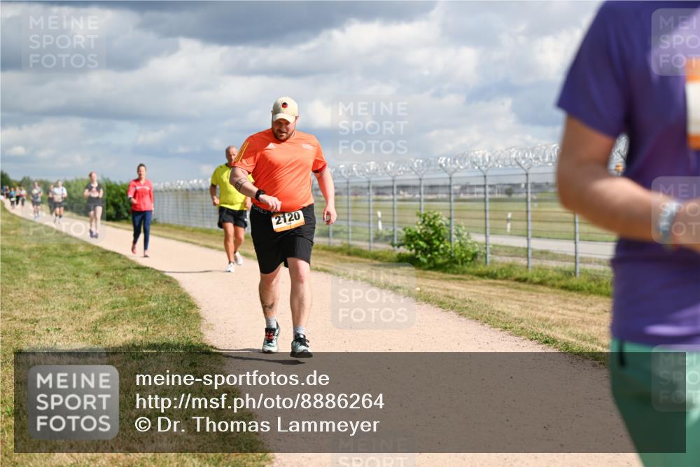 14.09.2025 - Airport Race Dr. Thomas Lammeyer http://msf.ph/oto/8886264 14.09.2025 12:45:28 Laufen 2120 meine-sportfotos.de