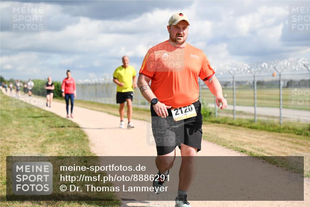 14.09.2025 - Airport Race Dr. Thomas Lammeyer http://msf.ph/oto/8886291 14.09.2025 12:45:29 Laufen 2120 meine-sportfotos.de