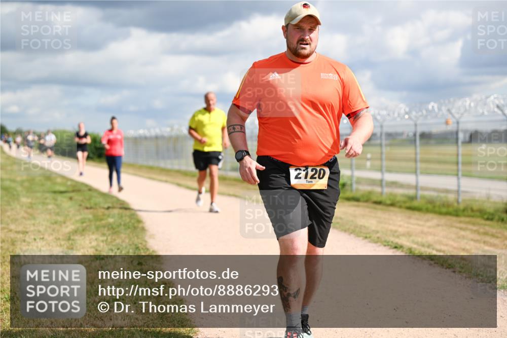 14.09.2025 - Airport Race Dr. Thomas Lammeyer http://msf.ph/oto/8886293 14.09.2025 12:45:29 Laufen 20, 2120 meine-sportfotos.de