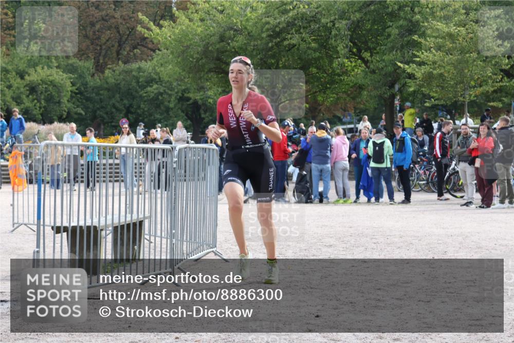 14.09.2025 - Stadtparktriathlon Strokosch-Dieckow http://msf.ph/oto/8886300 14.09.2025 11:18:02 Ziel 717 meine-sportfotos.de