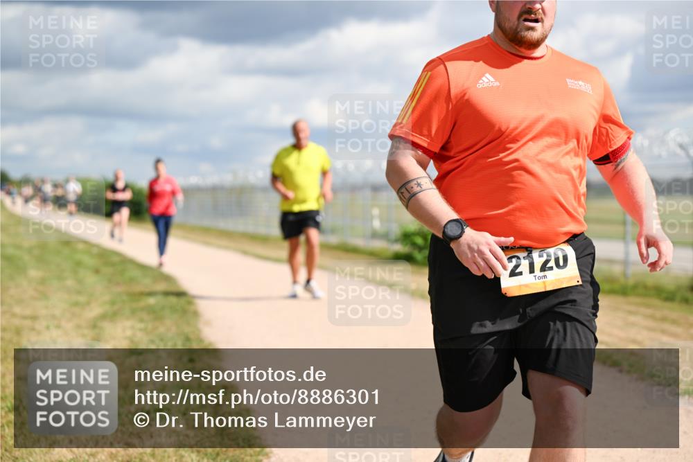 14.09.2025 - Airport Race Dr. Thomas Lammeyer http://msf.ph/oto/8886301 14.09.2025 12:45:30 Laufen 20, 2120 meine-sportfotos.de