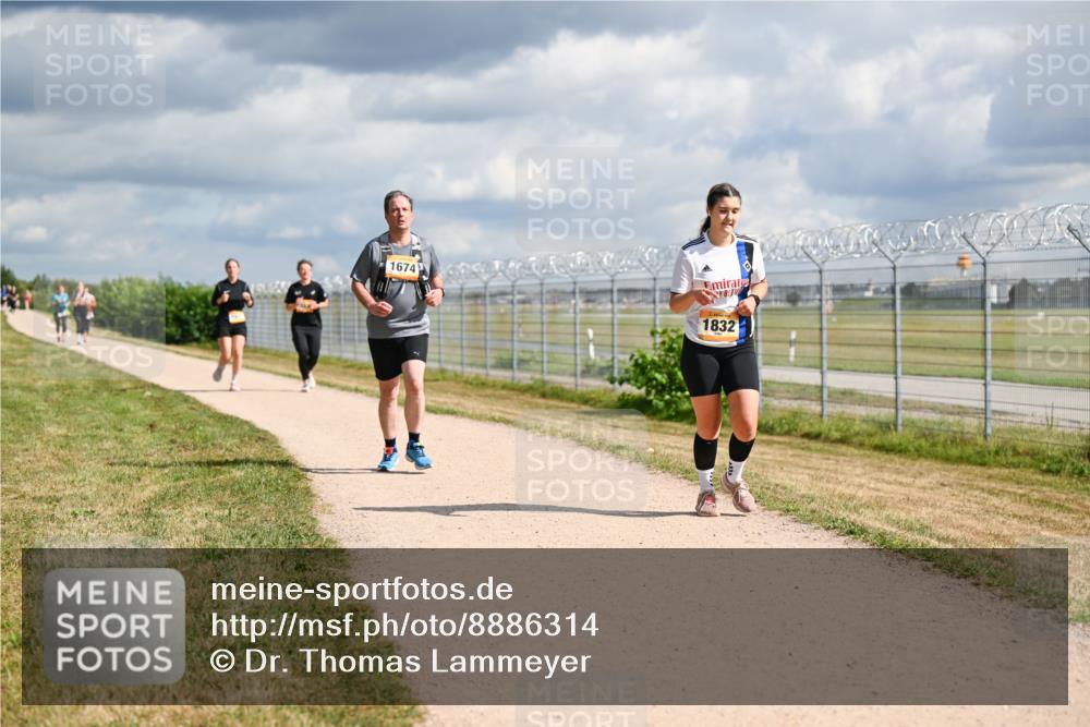 14.09.2025 - Airport Race Dr. Thomas Lammeyer http://msf.ph/oto/8886314 14.09.2025 12:45:48 Laufen 1674, 1832 meine-sportfotos.de