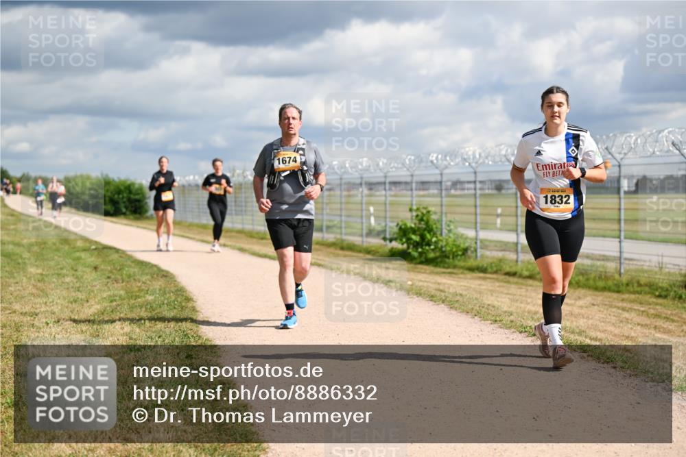 14.09.2025 - Airport Race Dr. Thomas Lammeyer http://msf.ph/oto/8886332 14.09.2025 12:45:49 Laufen 1674, 1832 meine-sportfotos.de