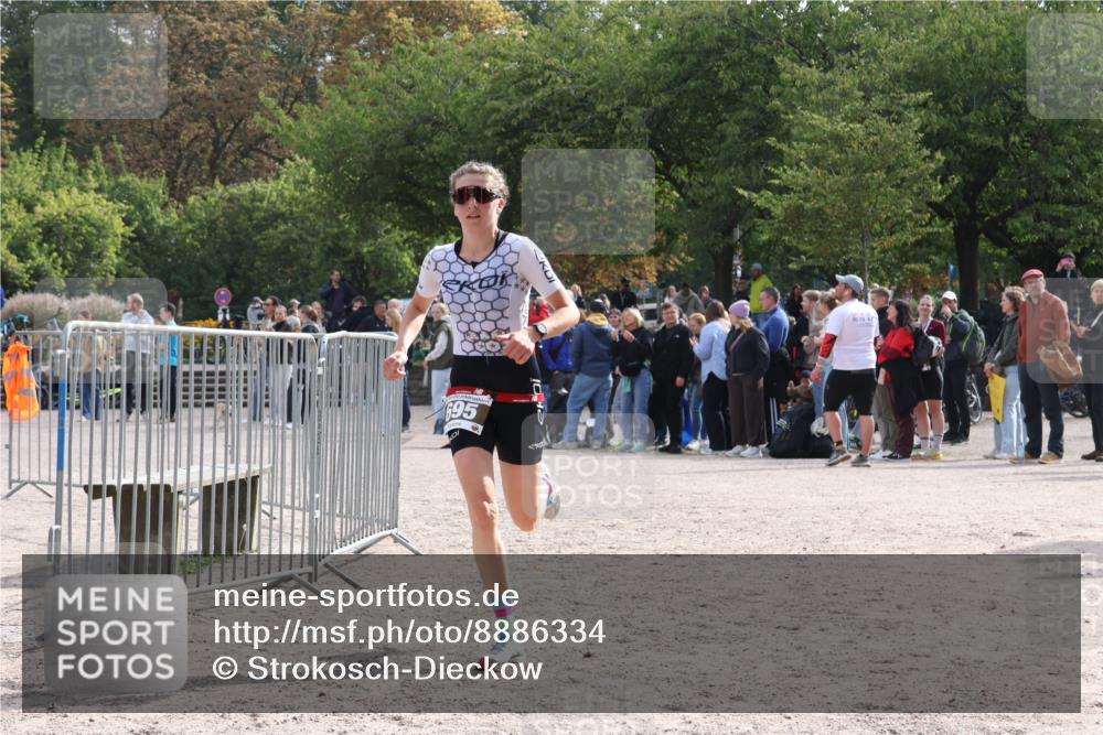 14.09.2025 - Stadtparktriathlon Strokosch-Dieckow http://msf.ph/oto/8886334 14.09.2025 11:19:06 Ziel 695 meine-sportfotos.de