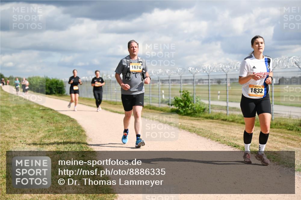 14.09.2025 - Airport Race Dr. Thomas Lammeyer http://msf.ph/oto/8886335 14.09.2025 12:45:50 Laufen 1674, 1832 meine-sportfotos.de