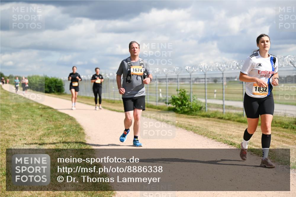 14.09.2025 - Airport Race Dr. Thomas Lammeyer http://msf.ph/oto/8886338 14.09.2025 12:45:50 Laufen 1674, 1832 meine-sportfotos.de