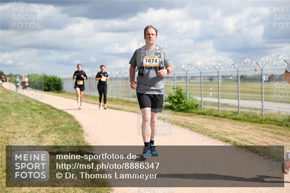 14.09.2025 - Airport Race Dr. Thomas Lammeyer http://msf.ph/oto/8886347 14.09.2025 12:45:50 Laufen 1674 meine-sportfotos.de