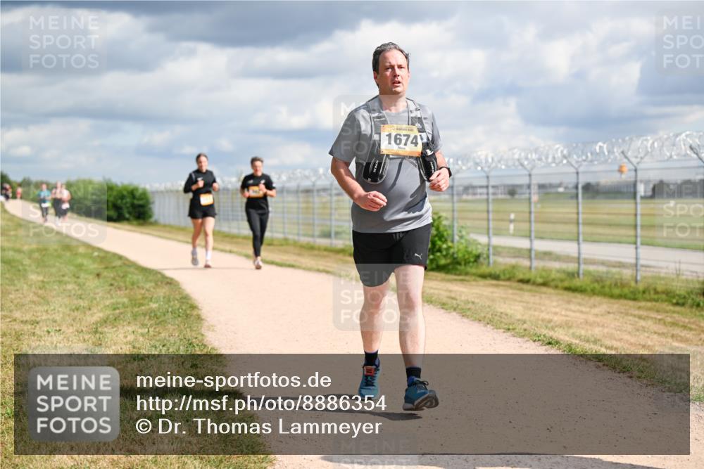 14.09.2025 - Airport Race Dr. Thomas Lammeyer http://msf.ph/oto/8886354 14.09.2025 12:45:51 Laufen 1674 meine-sportfotos.de