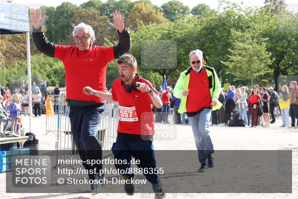 14.09.2025 - Stadtparktriathlon Strokosch-Dieckow http://msf.ph/oto/8886355 14.09.2025 11:19:41 Ziel 557, 562 meine-sportfotos.de