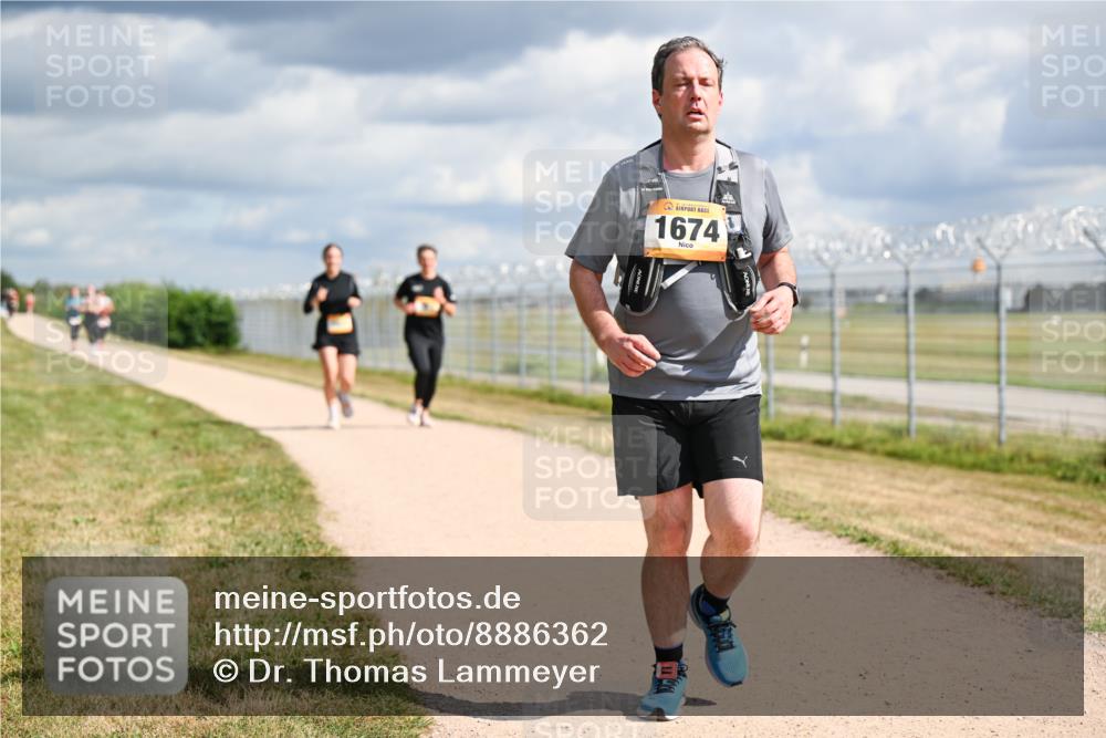 14.09.2025 - Airport Race Dr. Thomas Lammeyer http://msf.ph/oto/8886362 14.09.2025 12:45:51 Laufen 1674 meine-sportfotos.de