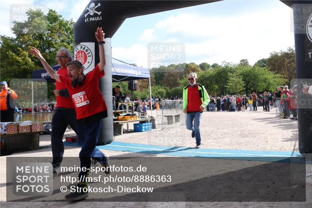 14.09.2025 - Stadtparktriathlon Strokosch-Dieckow http://msf.ph/oto/8886363 14.09.2025 11:19:42 Ziel 557, 562 meine-sportfotos.de