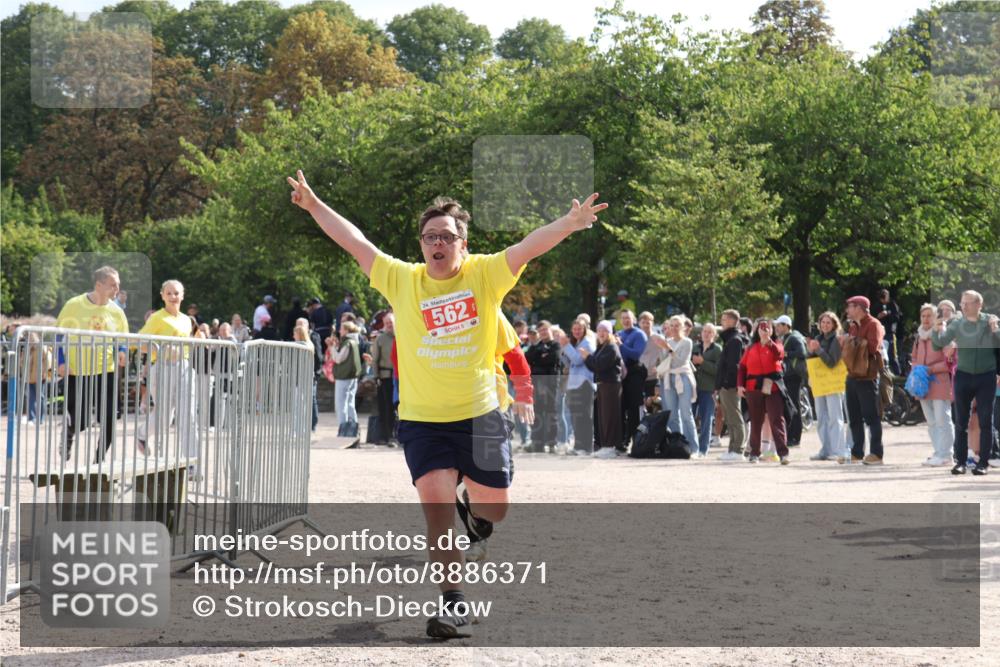 14.09.2025 - Stadtparktriathlon Strokosch-Dieckow http://msf.ph/oto/8886371 14.09.2025 11:19:47 Ziel 557, 562 meine-sportfotos.de