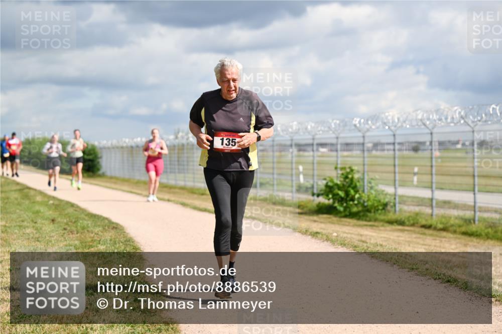 14.09.2025 - Airport Race Dr. Thomas Lammeyer http://msf.ph/oto/8886539 14.09.2025 12:46:55 Laufen 135 meine-sportfotos.de