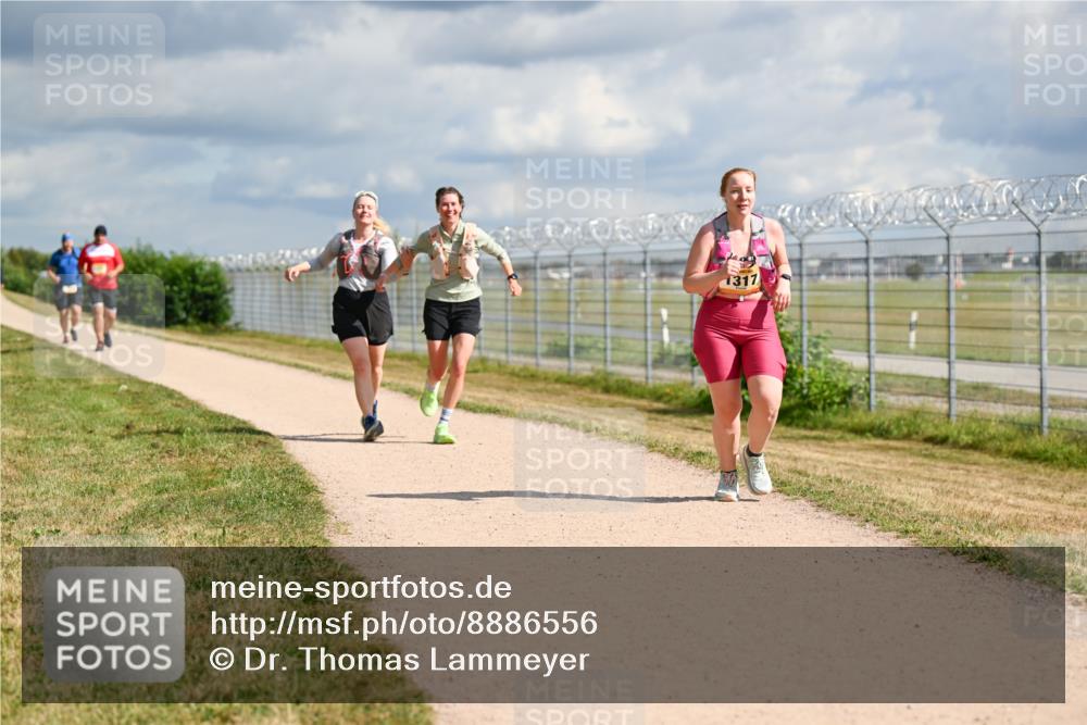 14.09.2025 - Airport Race Dr. Thomas Lammeyer http://msf.ph/oto/8886556 14.09.2025 12:47:02 Laufen 1317 meine-sportfotos.de