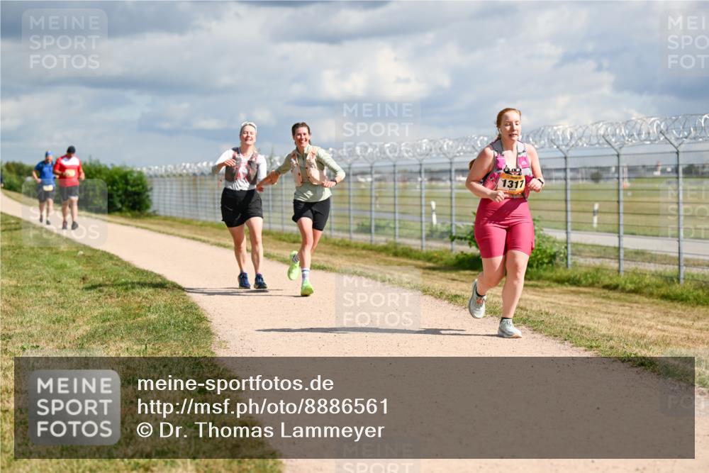 14.09.2025 - Airport Race Dr. Thomas Lammeyer http://msf.ph/oto/8886561 14.09.2025 12:47:02 Laufen 1317 meine-sportfotos.de
