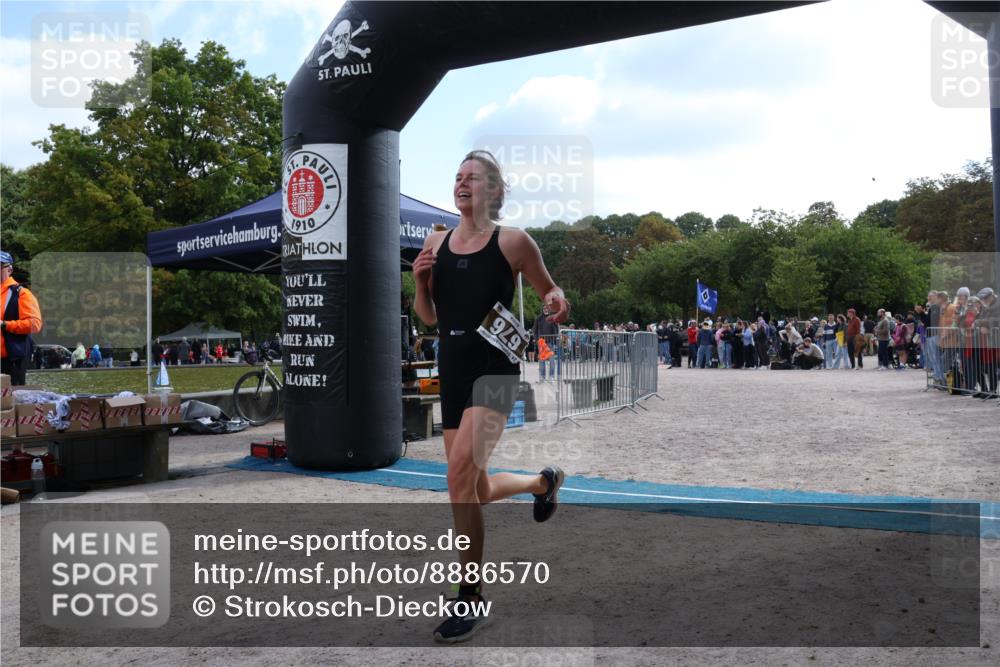 14.09.2025 - Stadtparktriathlon Strokosch-Dieckow http://msf.ph/oto/8886570 14.09.2025 11:22:42 Ziel 676 meine-sportfotos.de