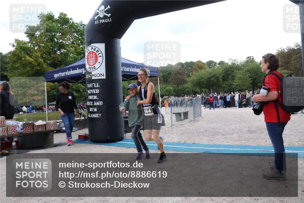 14.09.2025 - Stadtparktriathlon Strokosch-Dieckow http://msf.ph/oto/8886619 14.09.2025 11:23:45 Ziel 664 meine-sportfotos.de
