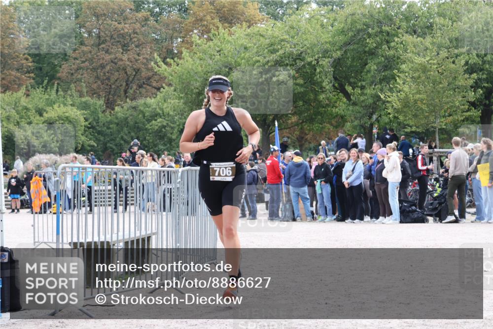 14.09.2025 - Stadtparktriathlon Strokosch-Dieckow http://msf.ph/oto/8886627 14.09.2025 11:24:58 Ziel 706 meine-sportfotos.de