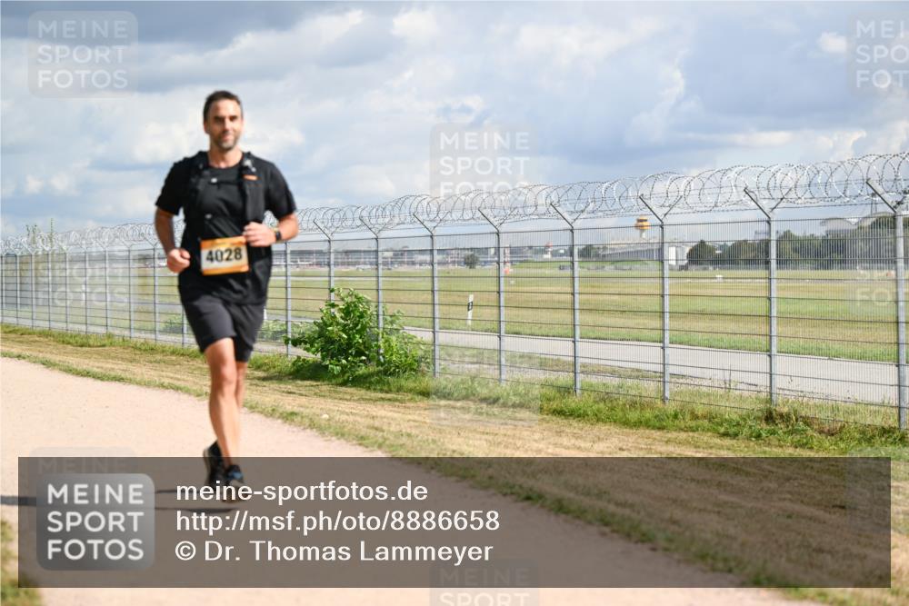 14.09.2025 - Airport Race Dr. Thomas Lammeyer http://msf.ph/oto/8886658 14.09.2025 12:47:51 Laufen 4028 meine-sportfotos.de