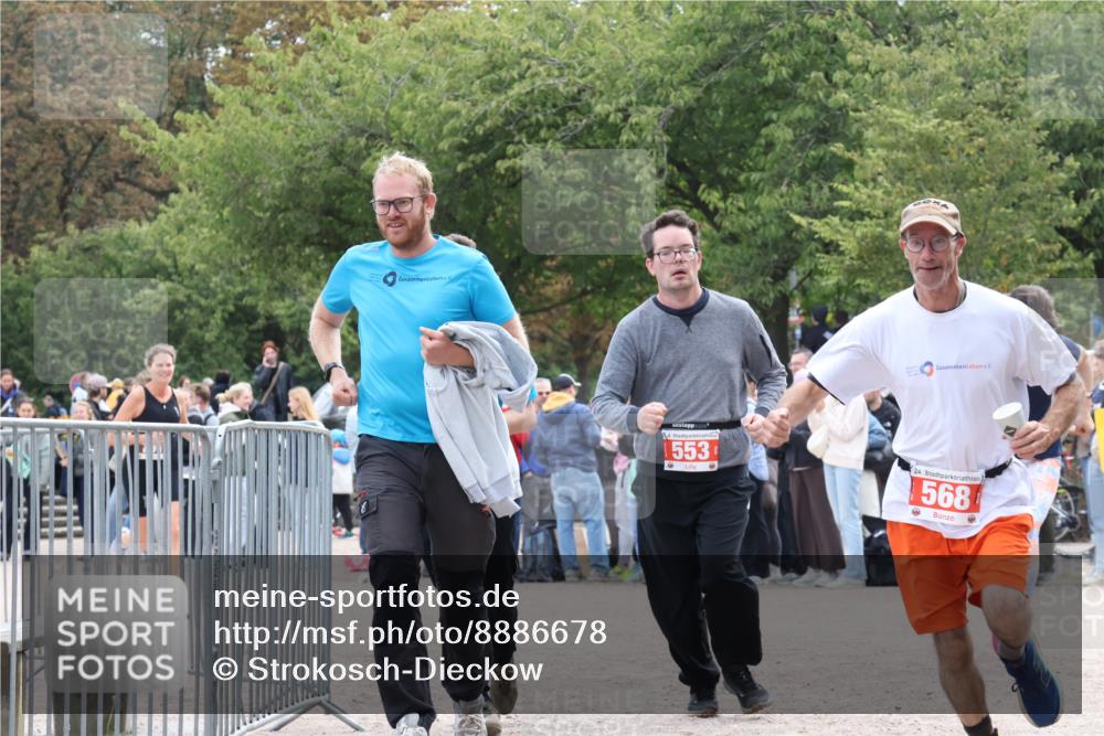 14.09.2025 - Stadtparktriathlon Strokosch-Dieckow http://msf.ph/oto/8886678 14.09.2025 11:25:34 Ziel 553, 568, 674, 701 meine-sportfotos.de