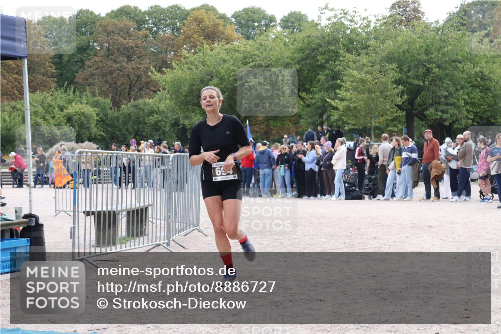 14.09.2025 - Stadtparktriathlon Strokosch-Dieckow http://msf.ph/oto/8886727 14.09.2025 11:26:37 Ziel 694 meine-sportfotos.de