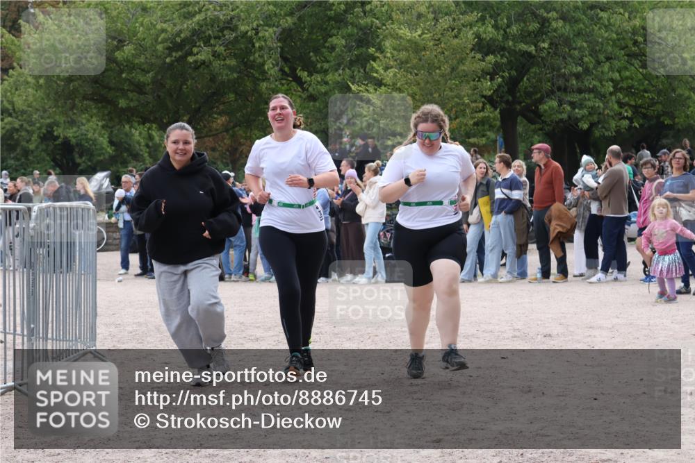 14.09.2025 - Stadtparktriathlon Strokosch-Dieckow http://msf.ph/oto/8886745 14.09.2025 11:27:01 Ziel 535 meine-sportfotos.de