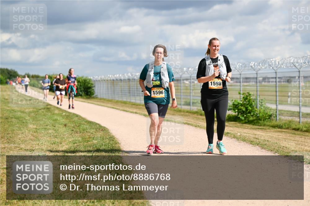 14.09.2025 - Airport Race Dr. Thomas Lammeyer http://msf.ph/oto/8886768 14.09.2025 12:48:15 Laufen 2, 1596, 1598 meine-sportfotos.de
