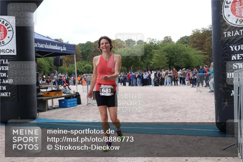 14.09.2025 - Stadtparktriathlon Strokosch-Dieckow http://msf.ph/oto/8886773 14.09.2025 11:27:11 Ziel 681 meine-sportfotos.de