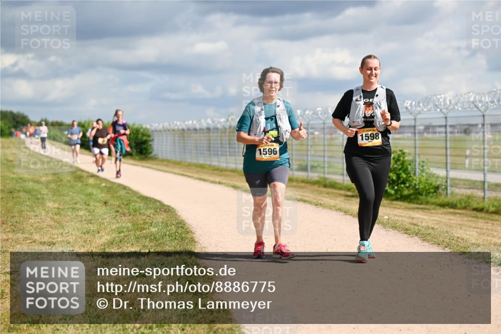 14.09.2025 - Airport Race Dr. Thomas Lammeyer http://msf.ph/oto/8886775 14.09.2025 12:48:15 Laufen 1596, 1598 meine-sportfotos.de