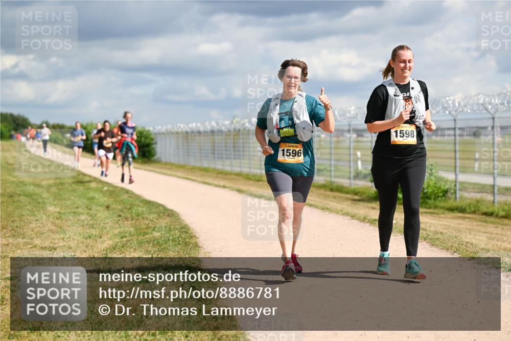 14.09.2025 - Airport Race Dr. Thomas Lammeyer http://msf.ph/oto/8886781 14.09.2025 12:48:15 Laufen 1596, 1598 meine-sportfotos.de