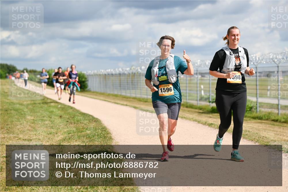 14.09.2025 - Airport Race Dr. Thomas Lammeyer http://msf.ph/oto/8886782 14.09.2025 12:48:16 Laufen 1596, 598 meine-sportfotos.de