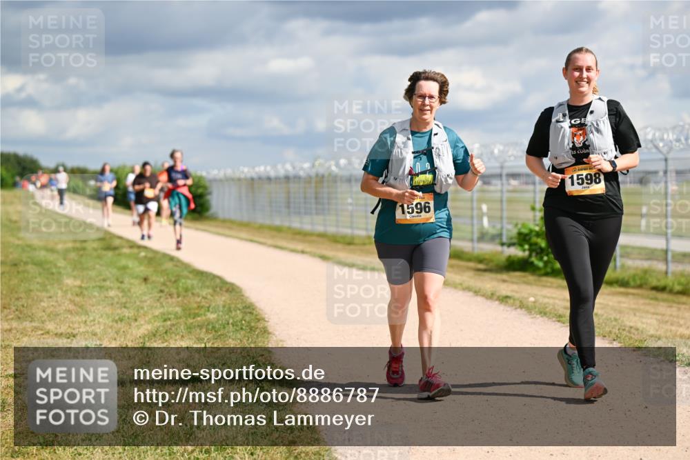 14.09.2025 - Airport Race Dr. Thomas Lammeyer http://msf.ph/oto/8886787 14.09.2025 12:48:16 Laufen 1596, 1598 meine-sportfotos.de