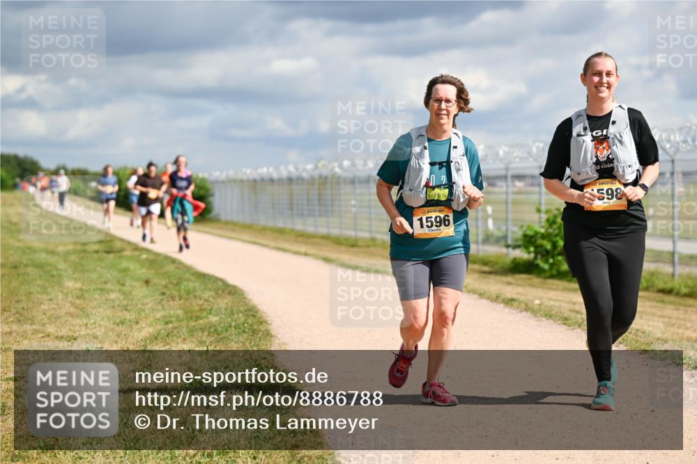 14.09.2025 - Airport Race Dr. Thomas Lammeyer http://msf.ph/oto/8886788 14.09.2025 12:48:16 Laufen 1596, 598 meine-sportfotos.de