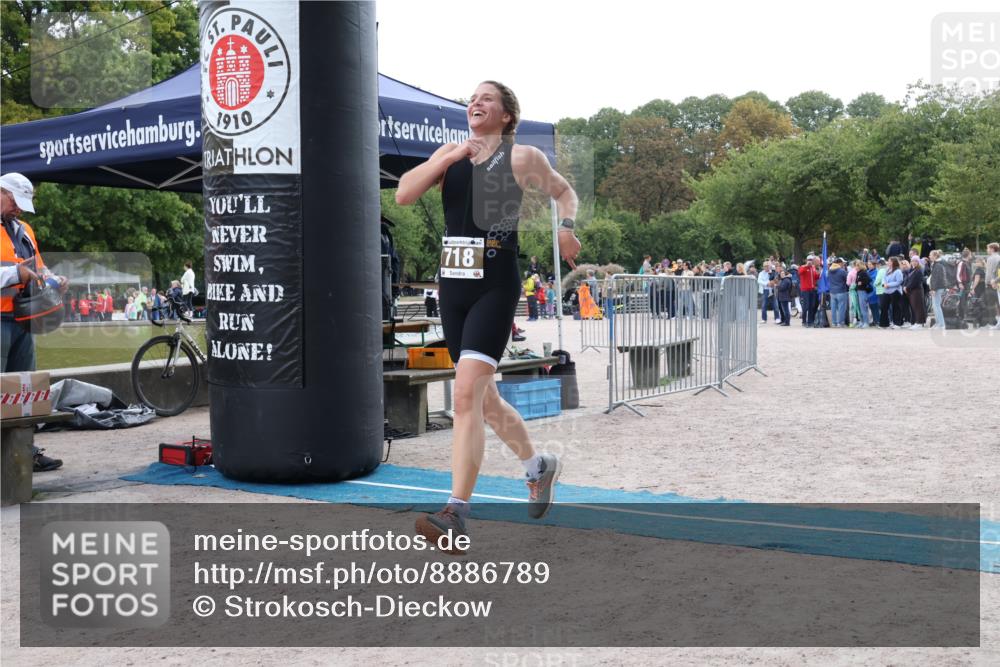 14.09.2025 - Stadtparktriathlon Strokosch-Dieckow http://msf.ph/oto/8886789 14.09.2025 11:28:01 Ziel 718 meine-sportfotos.de