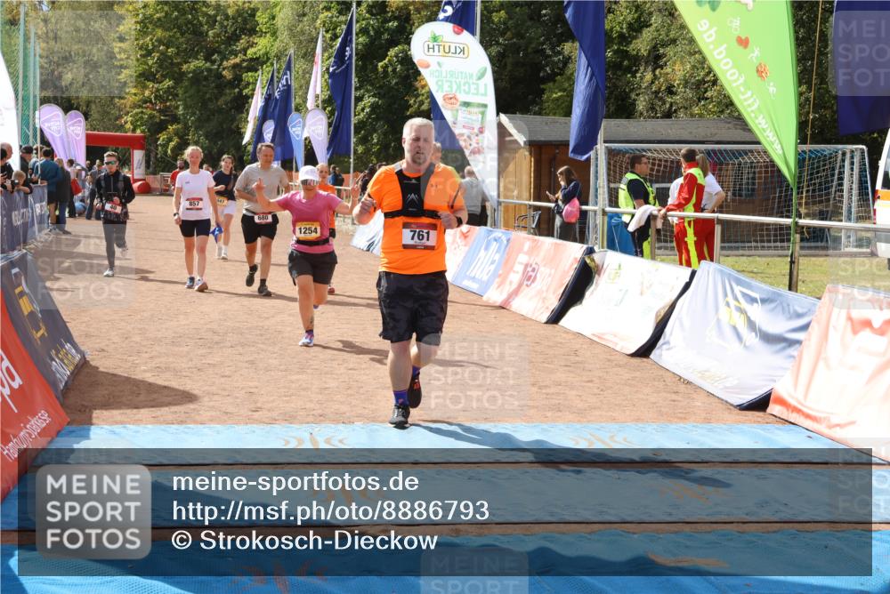 14.09.2025 - Airport Race Strokosch-Dieckow http://msf.ph/oto/8886793 14.09.2025 12:53:32 Ziel 40, 547, 634, 680, 761, 857, 1254, 1261 meine-sportfotos.de