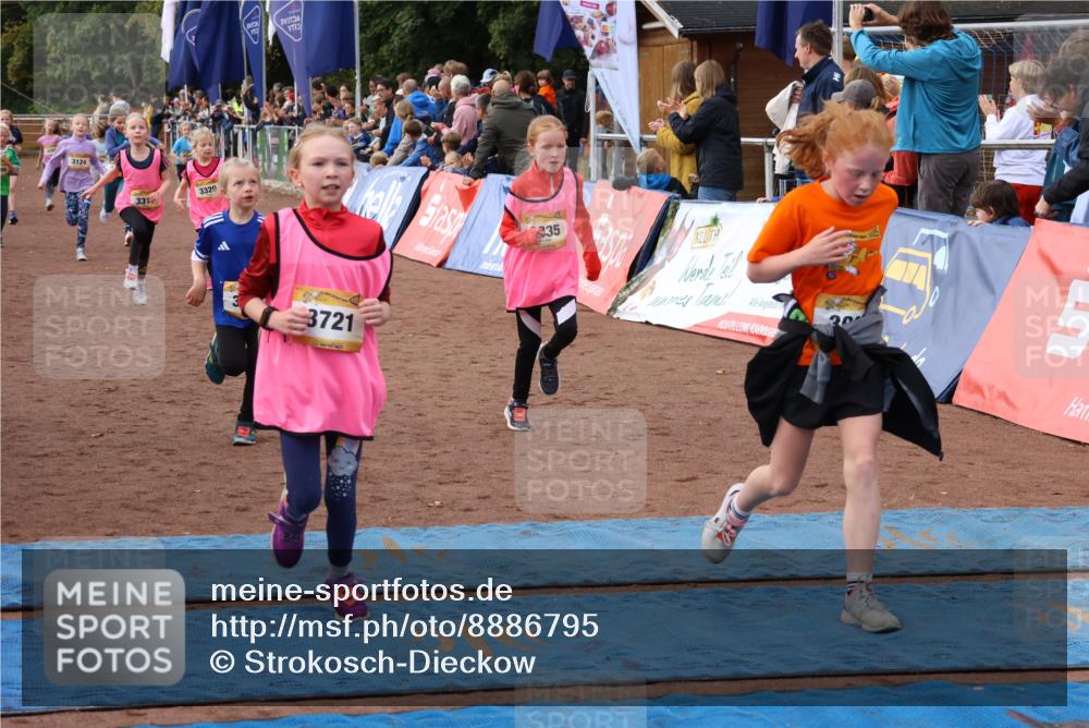 14.09.2025 - Airport Race Strokosch-Dieckow http://msf.ph/oto/8886795 14.09.2025 10:30:01 Ziel 3032, 3038, 3124, 3141, 3250, 3310, 3320, 3335, 3380, 3385, 3390, 3576, 3583, 3593, 3721, 3739, 3741, 3747 meine-sportfotos.de