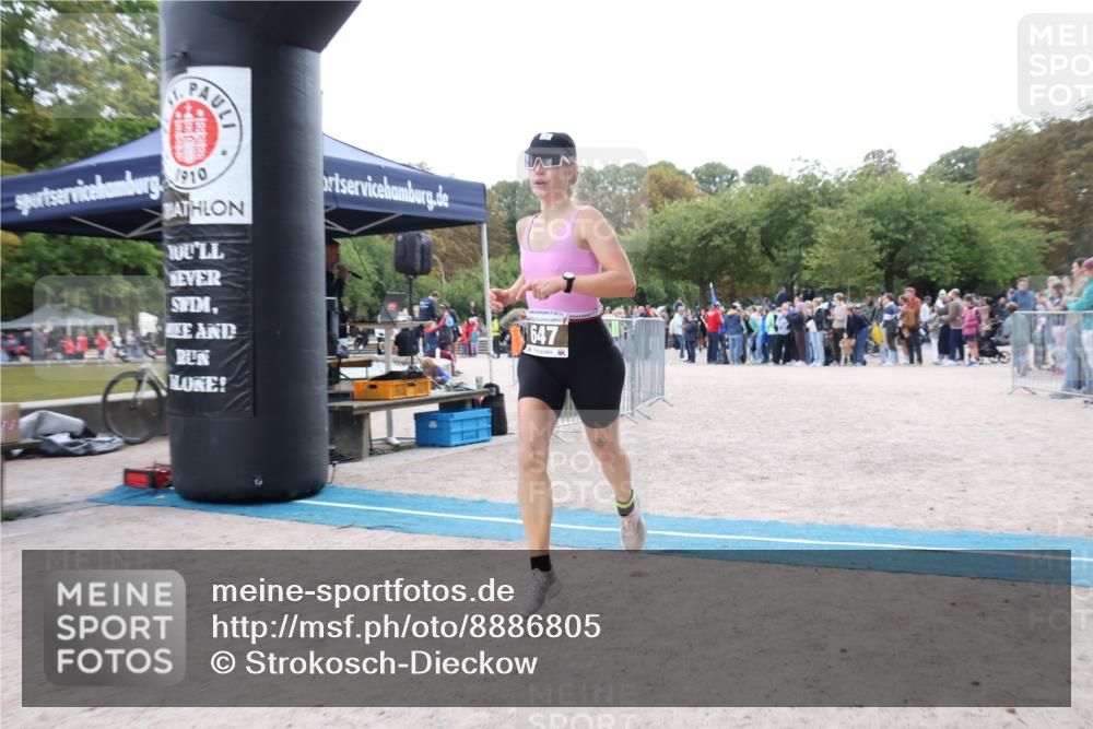 14.09.2025 - Stadtparktriathlon Strokosch-Dieckow http://msf.ph/oto/8886805 14.09.2025 11:28:19 Ziel 647, 648 meine-sportfotos.de