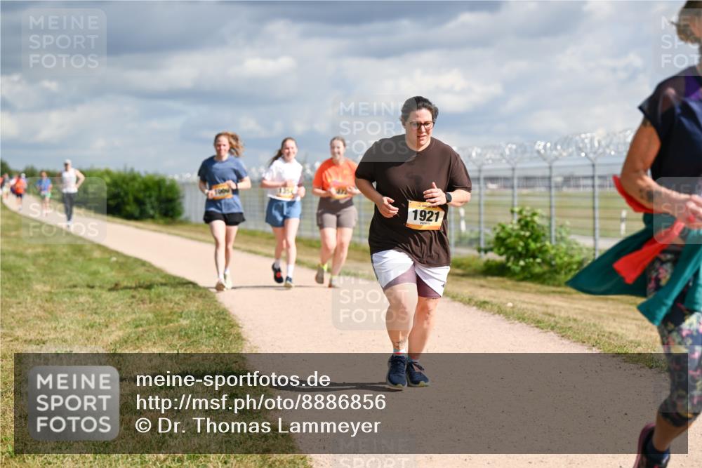 14.09.2025 - Airport Race Dr. Thomas Lammeyer http://msf.ph/oto/8886856 14.09.2025 12:48:27 Laufen 1921 meine-sportfotos.de