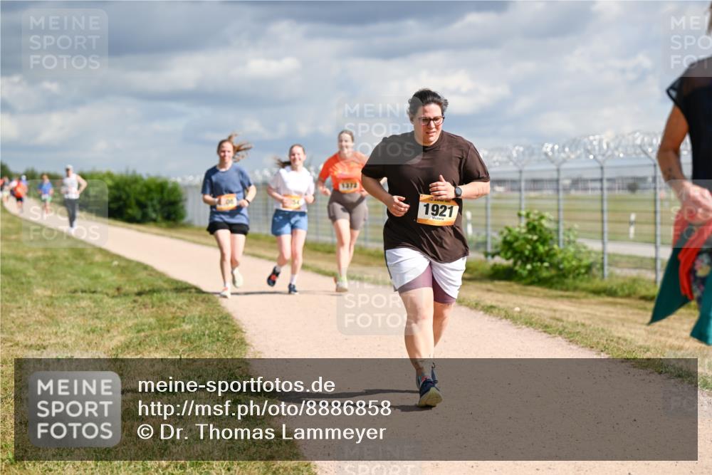 14.09.2025 - Airport Race Dr. Thomas Lammeyer http://msf.ph/oto/8886858 14.09.2025 12:48:27 Laufen 1921 meine-sportfotos.de