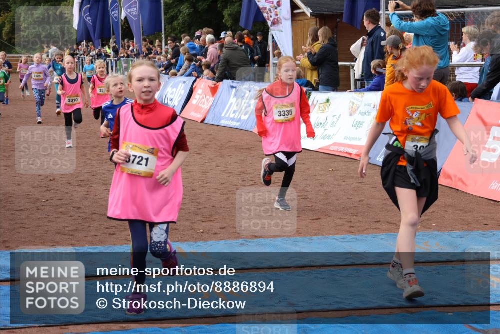 14.09.2025 - Airport Race Strokosch-Dieckow http://msf.ph/oto/8886894 14.09.2025 10:30:01 Ziel 3032, 3038, 3124, 3141, 3250, 3310, 3320, 3335, 3380, 3385, 3390, 3576, 3583, 3593, 3721, 3739, 3741, 3747 meine-sportfotos.de