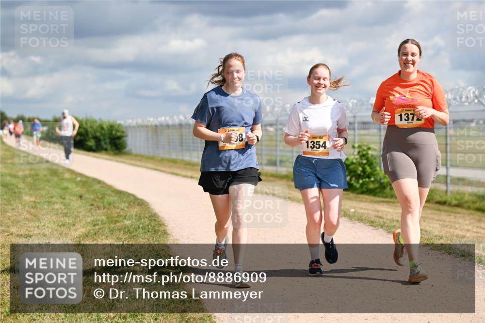 14.09.2025 - Airport Race Dr. Thomas Lammeyer http://msf.ph/oto/8886909 14.09.2025 12:48:31 Laufen 58, 1354, 1372 meine-sportfotos.de