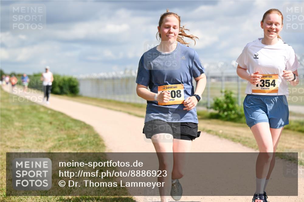 14.09.2025 - Airport Race Dr. Thomas Lammeyer http://msf.ph/oto/8886923 14.09.2025 12:48:32 Laufen 08, 1354 meine-sportfotos.de