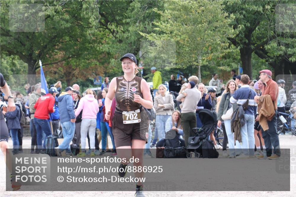 14.09.2025 - Stadtparktriathlon Strokosch-Dieckow http://msf.ph/oto/8886925 14.09.2025 11:31:42 Ziel 702, 764 meine-sportfotos.de