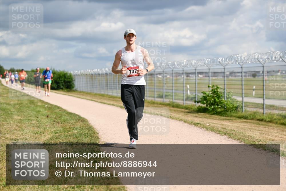 14.09.2025 - Airport Race Dr. Thomas Lammeyer http://msf.ph/oto/8886944 14.09.2025 12:48:43 Laufen 737 meine-sportfotos.de