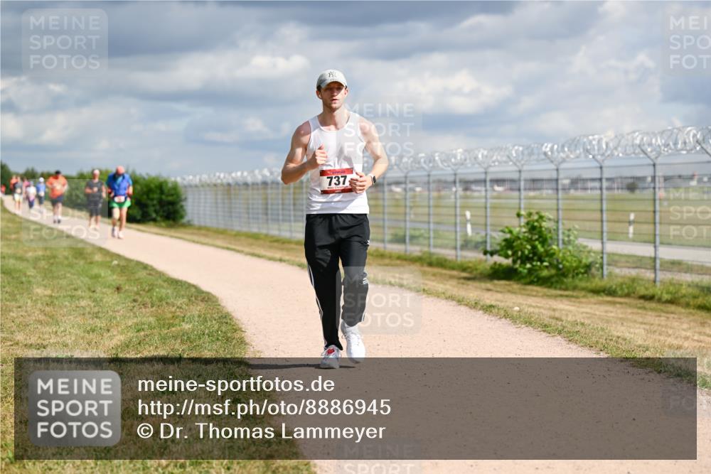 14.09.2025 - Airport Race Dr. Thomas Lammeyer http://msf.ph/oto/8886945 14.09.2025 12:48:43 Laufen 737 meine-sportfotos.de