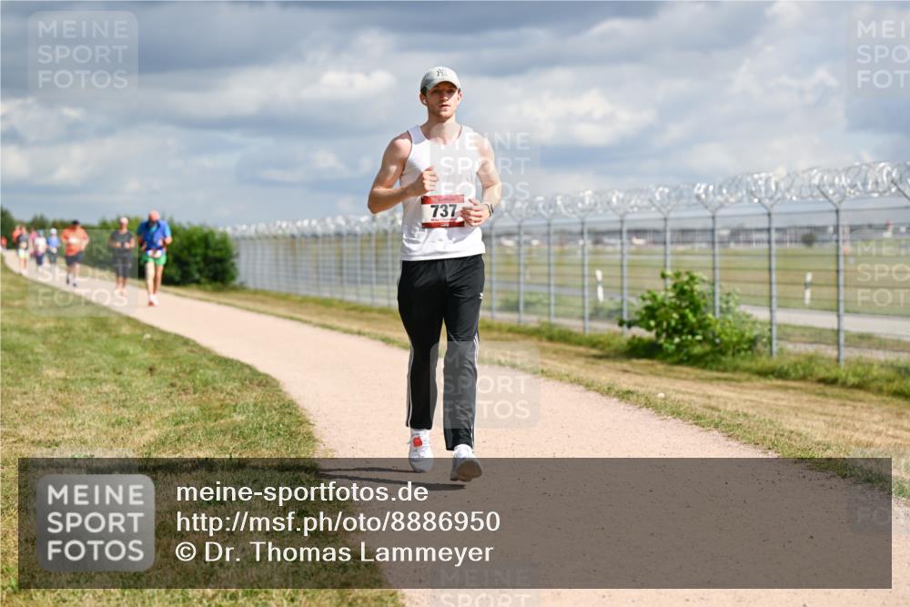 14.09.2025 - Airport Race Dr. Thomas Lammeyer http://msf.ph/oto/8886950 14.09.2025 12:48:43 Laufen 737 meine-sportfotos.de