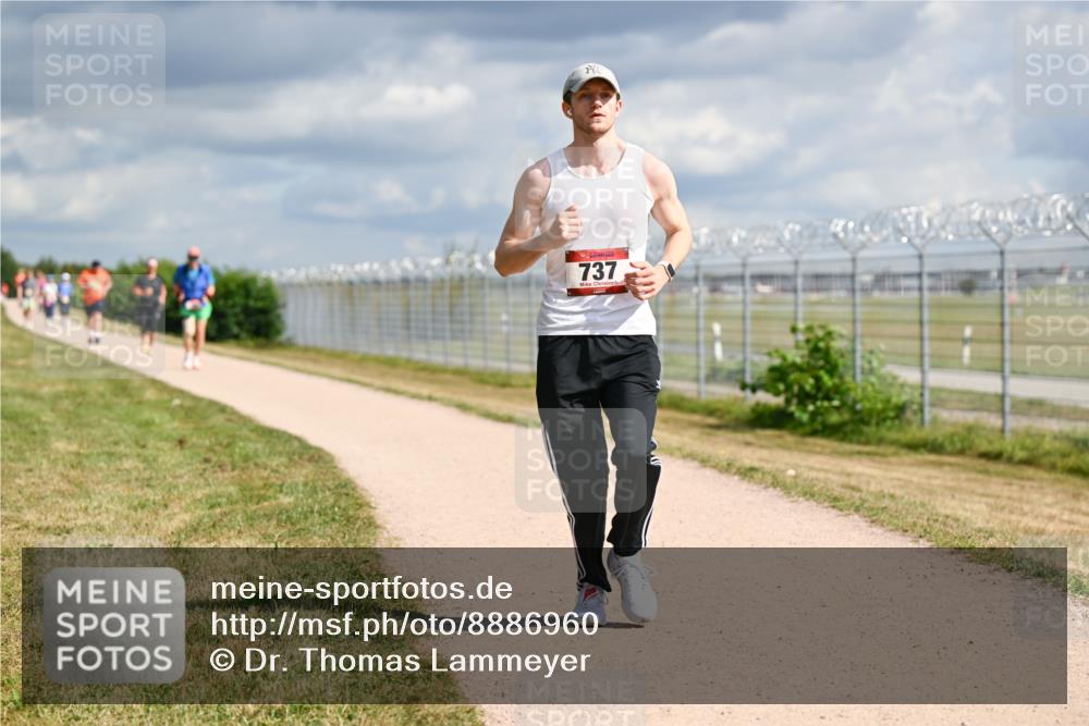 14.09.2025 - Airport Race Dr. Thomas Lammeyer http://msf.ph/oto/8886960 14.09.2025 12:48:44 Laufen 737 meine-sportfotos.de