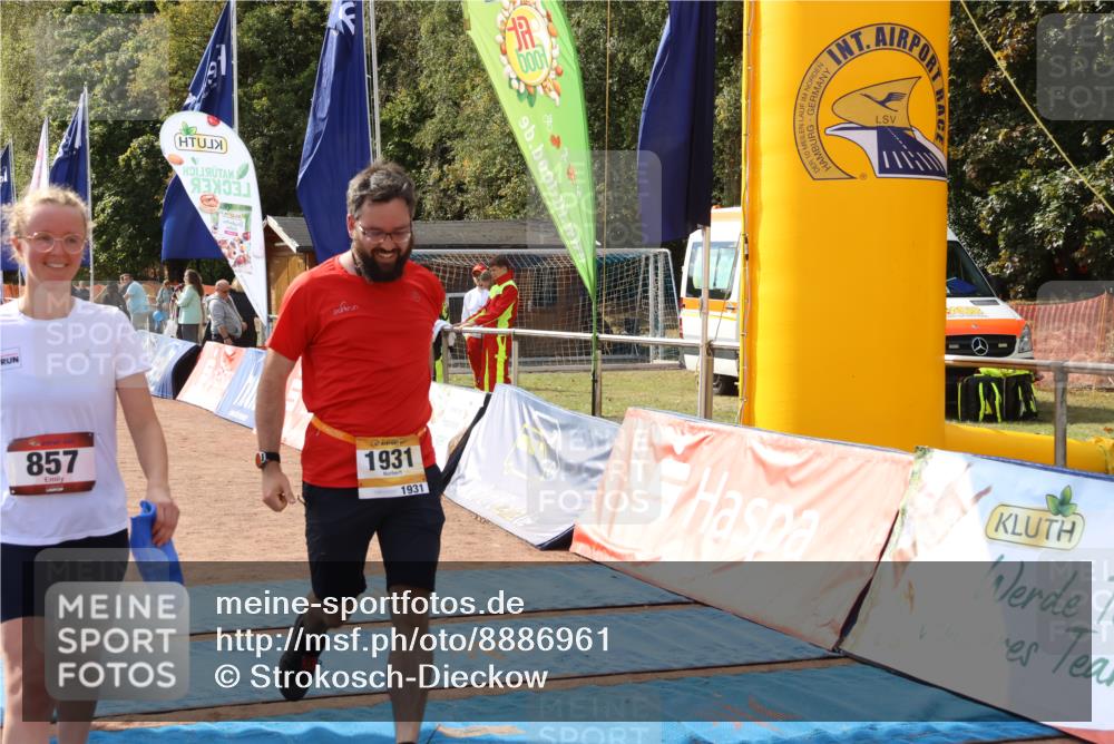 14.09.2025 - Airport Race Strokosch-Dieckow http://msf.ph/oto/8886961 14.09.2025 12:53:43 Ziel 547, 697, 857, 1542, 1931 meine-sportfotos.de