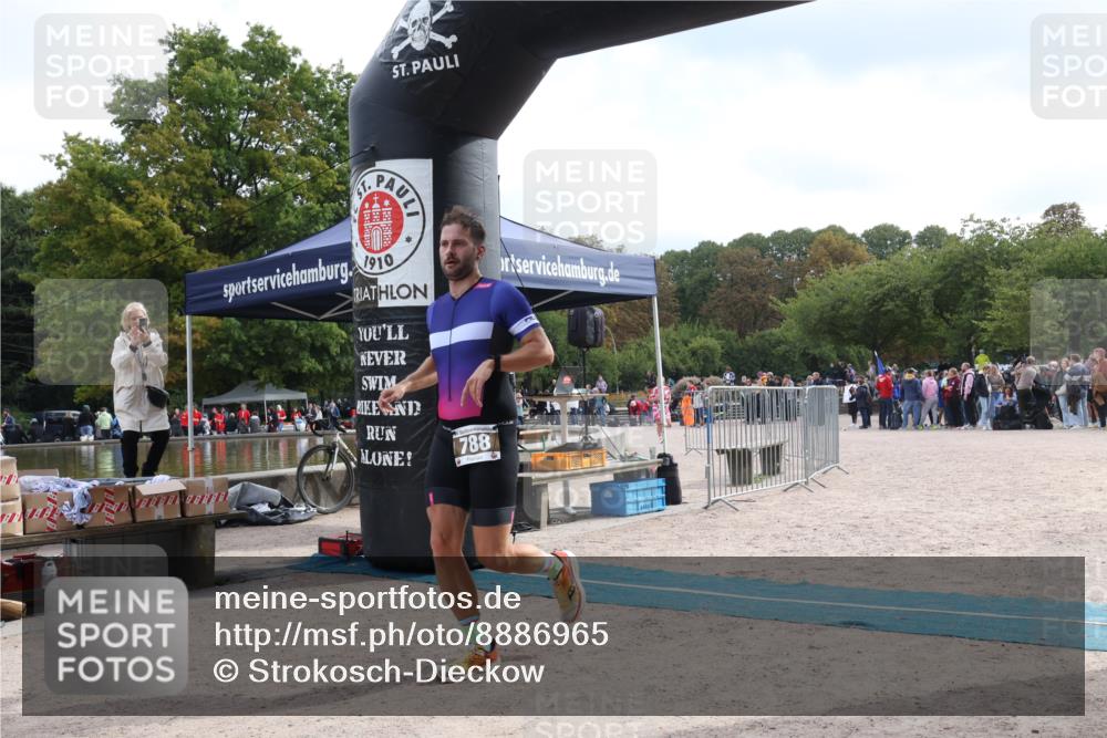 14.09.2025 - Stadtparktriathlon Strokosch-Dieckow http://msf.ph/oto/8886965 14.09.2025 11:32:07 Ziel 651, 691, 788 meine-sportfotos.de